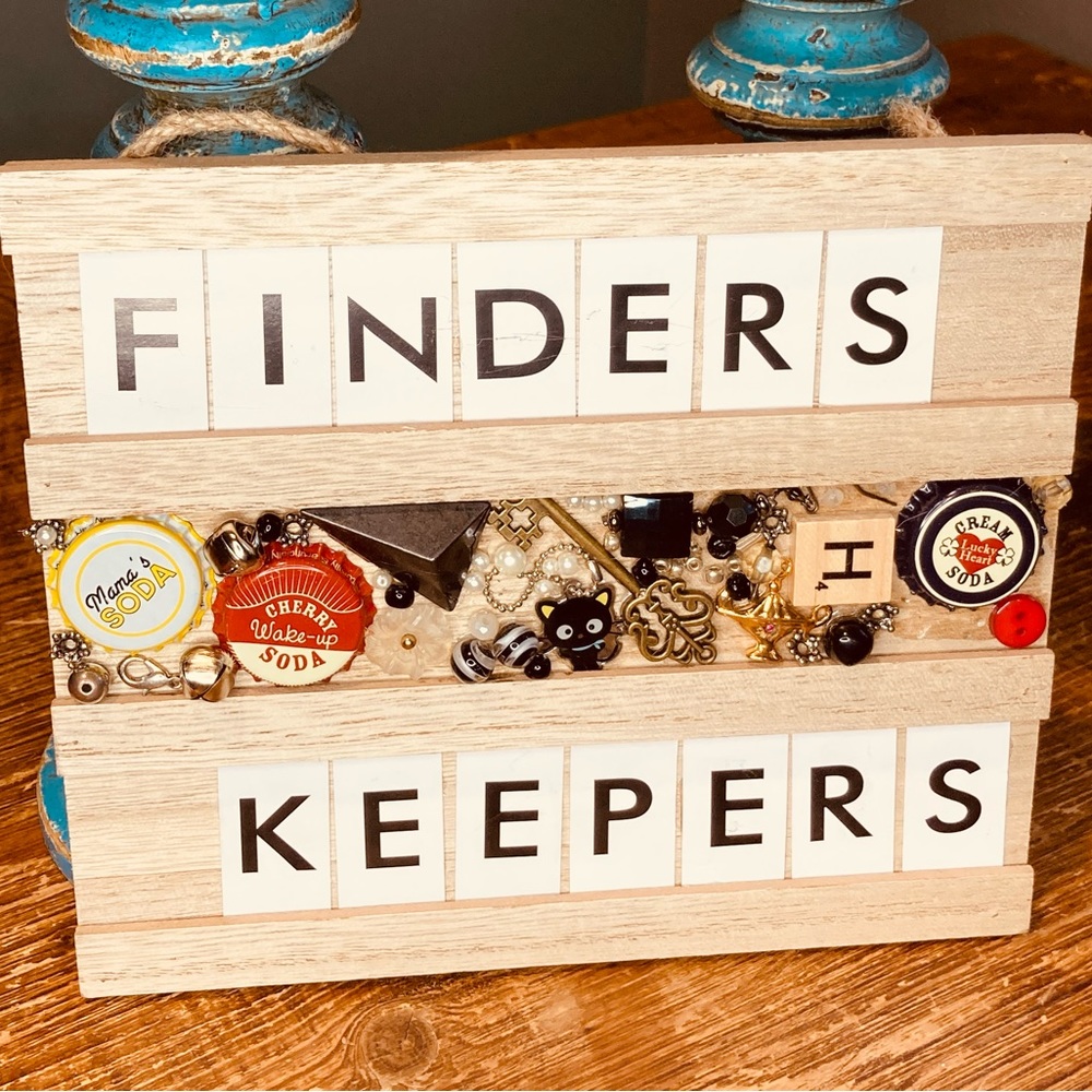 RECYCLED JEWELRY SIGN